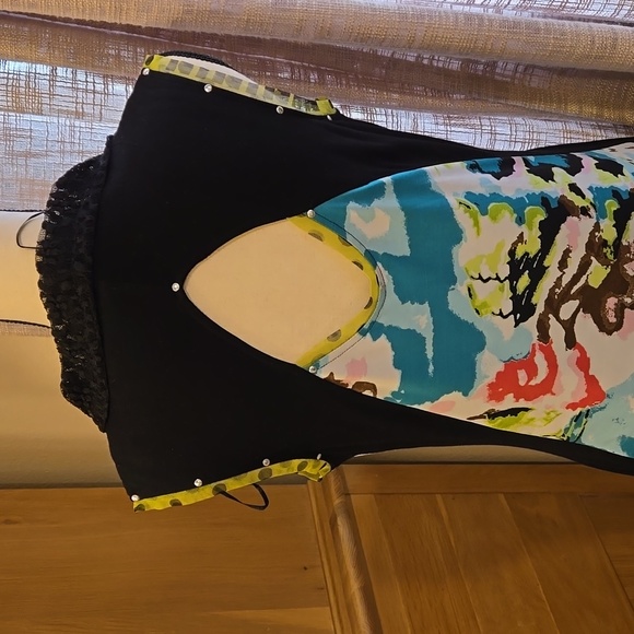 Chic multi color sleeveless handkerchief hem dress - Picture 4 of 7